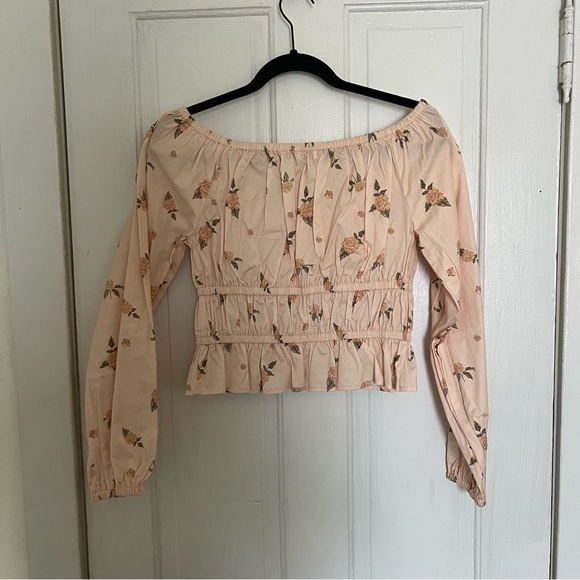 Backyard Roses Cropped Blouse - Picture 4 of 5